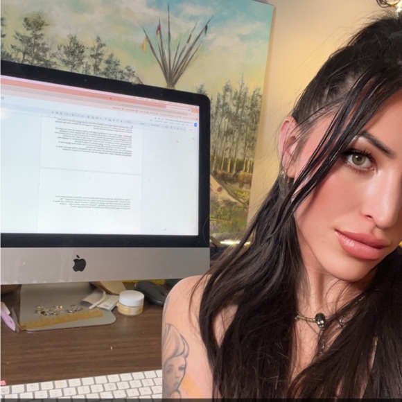 Meet your Posher, Danika - Picture 1 of 3